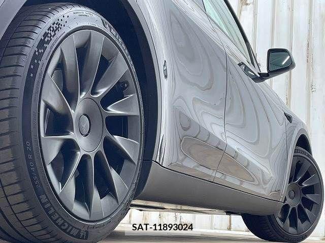 Tesla MODEL Y 2022-09 287618-19