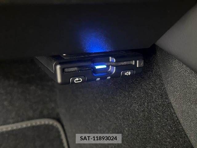 Tesla MODEL Y 2022-09 287618-10