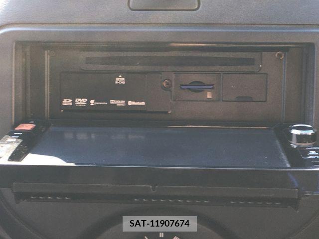 Nissan MARCH 2013-04 206152-17