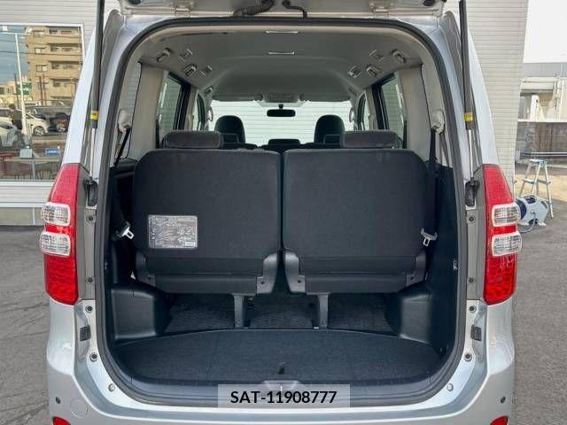 Toyota NOAH 2013-08 365153-13