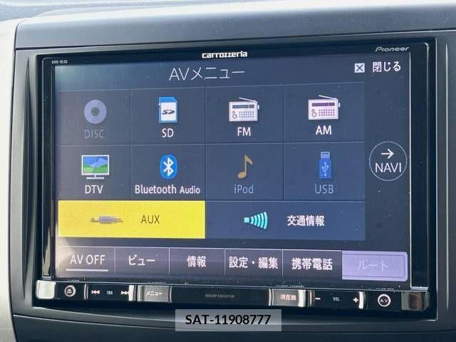 Toyota NOAH 2013-08 365153-4