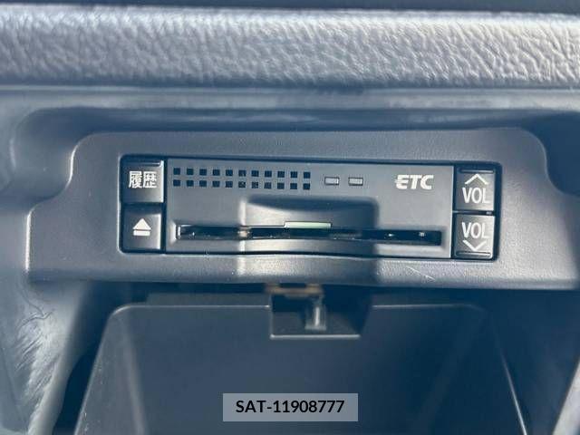 Toyota NOAH 2013-08 365153-8
