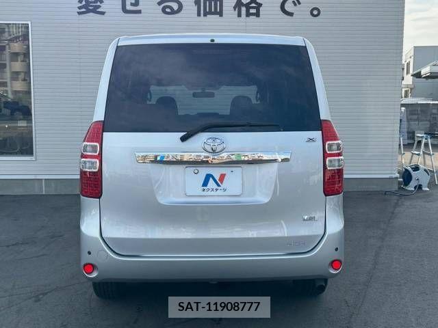 Toyota NOAH 2013-08 365153-16
