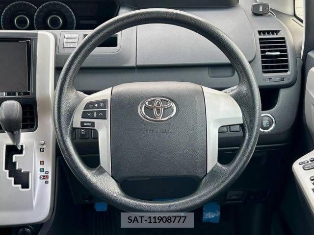 Toyota NOAH 2013-08 365153-2