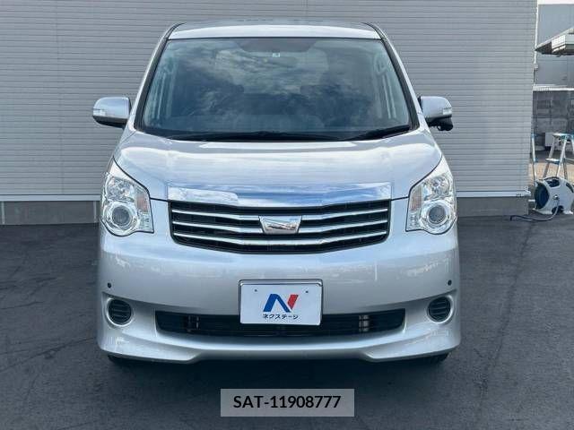 Toyota NOAH 2013-08 365153-15