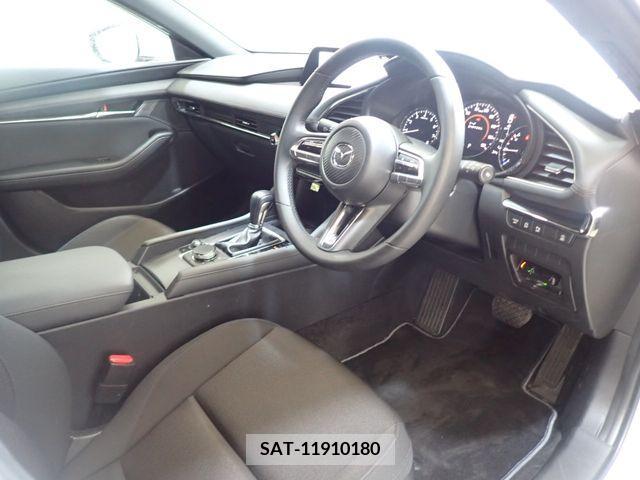 Mazda MAZDA3 2021-09 301044-1