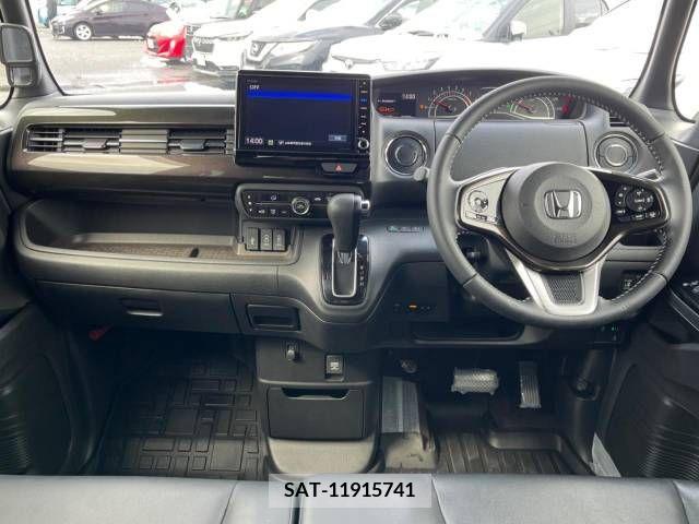Honda N BOX CUSTOM 2019-05 215837-1