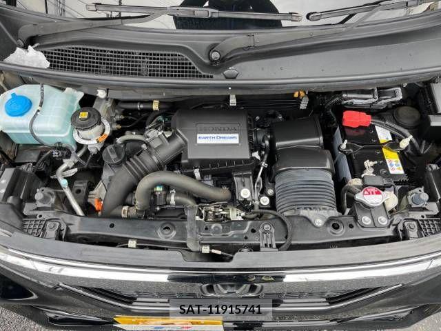 Honda N BOX CUSTOM 2019-05 215837-18