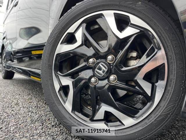 Honda N BOX CUSTOM 2019-05 215837-13
