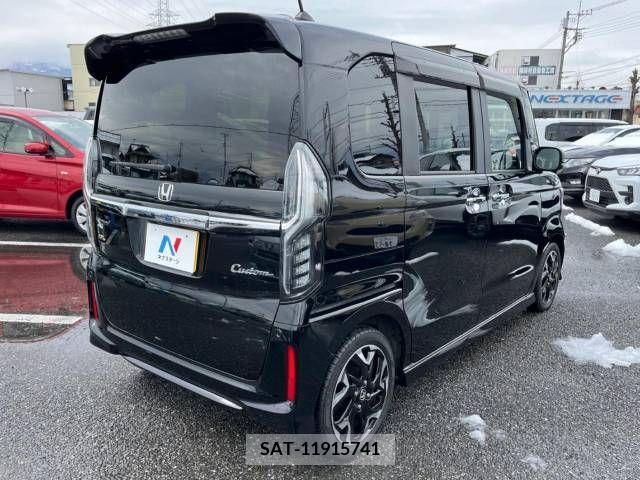 Honda N BOX CUSTOM 2019-05 215837-17