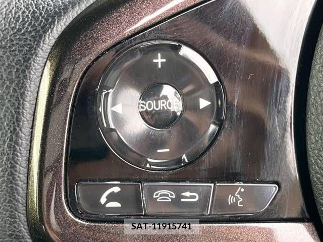 Honda N BOX CUSTOM 2019-05 215837-7