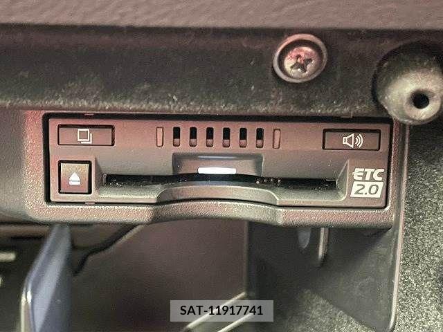 Lexus RC 2021-03 300003-11