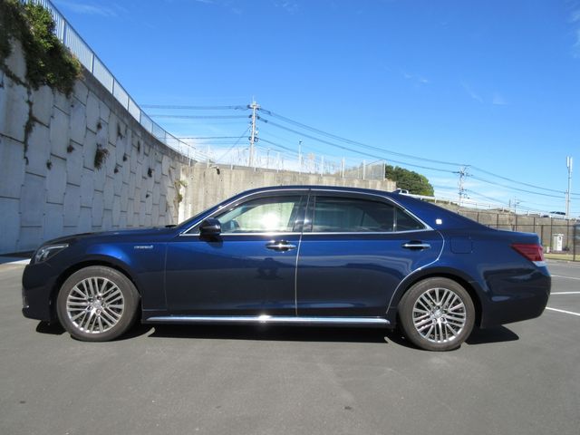 Toyota CROWN MAJESTA 2014-02 13307-10
