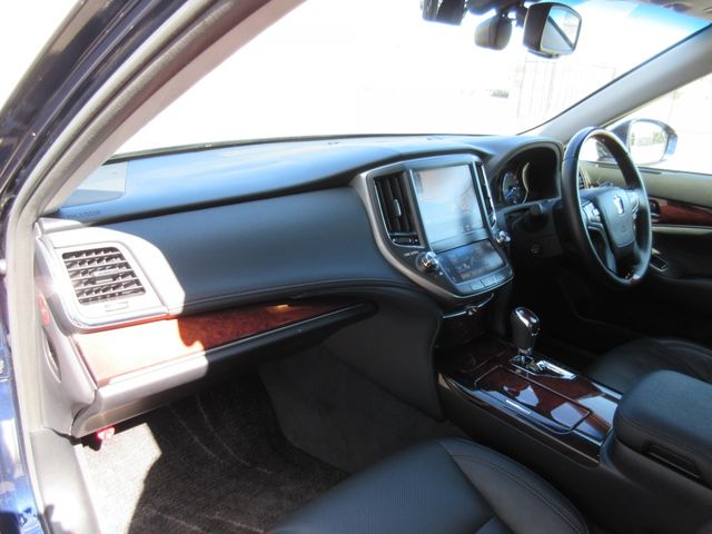 Toyota CROWN MAJESTA 2014-02 13307-23