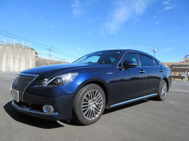 Toyota CROWN MAJESTA 2014-02 13307-9