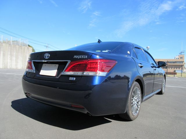 Toyota CROWN MAJESTA 2014-02 13307-13