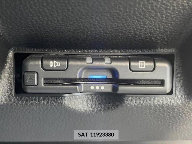 Toyota YARIS 2020-11 304813-5