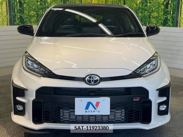 Toyota YARIS 2020-11 304813-14