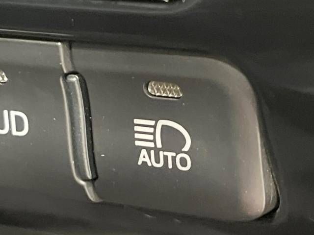Toyota PRIUS 2016-05 20332-6