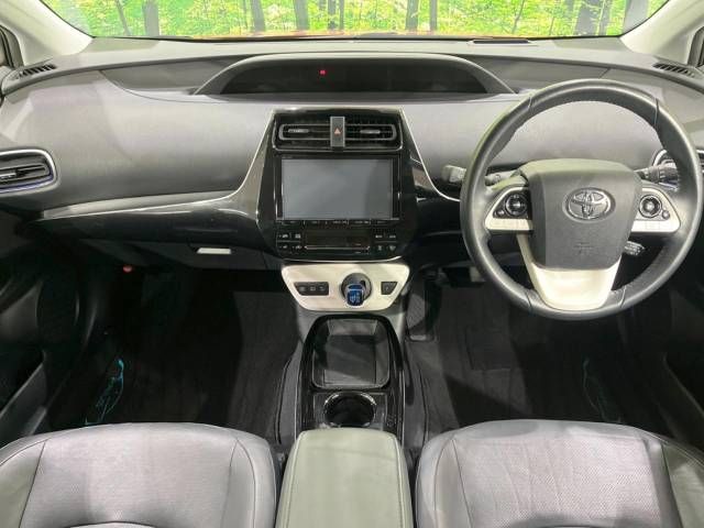 Toyota PRIUS 2016-05 20332-1