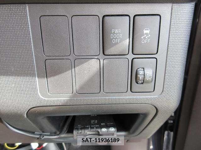 Toyota SPADE 2013-09 208344-8