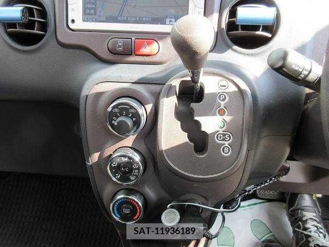 Toyota SPADE 2013-09 208344-6