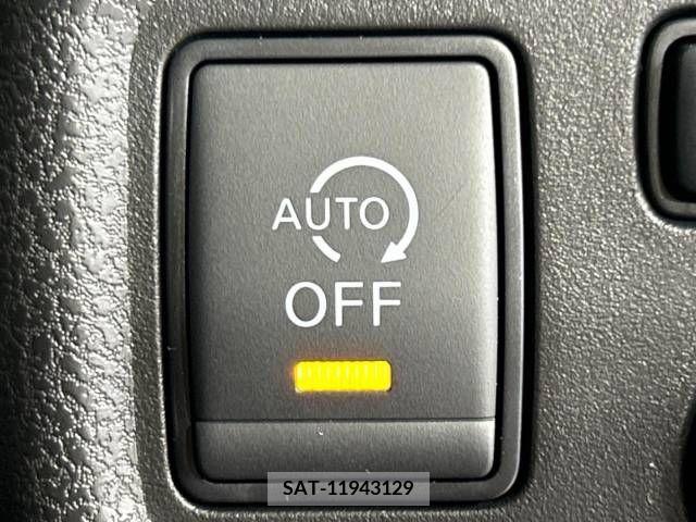 Nissan NOTE 2018-03 302430-6