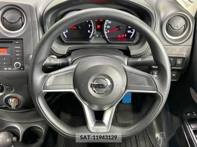 Nissan NOTE 2018-03 302430-11
