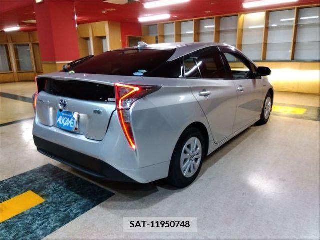 Toyota PRIUS 2016-07 207999-1