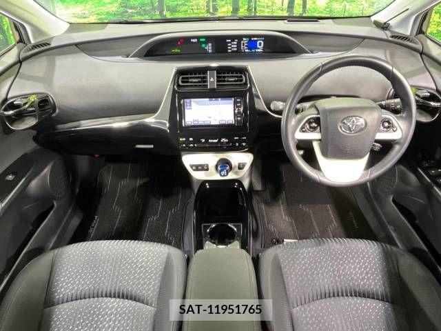Toyota PRIUS 2017-12 243938-1