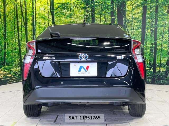 Toyota PRIUS 2017-12 243938-15