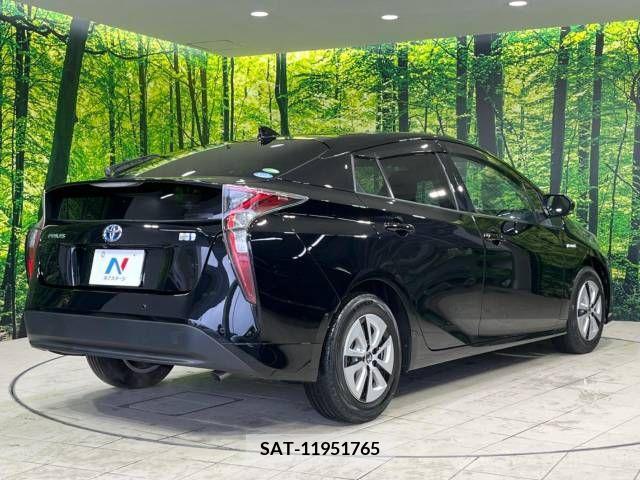 Toyota PRIUS 2017-12 243938-17