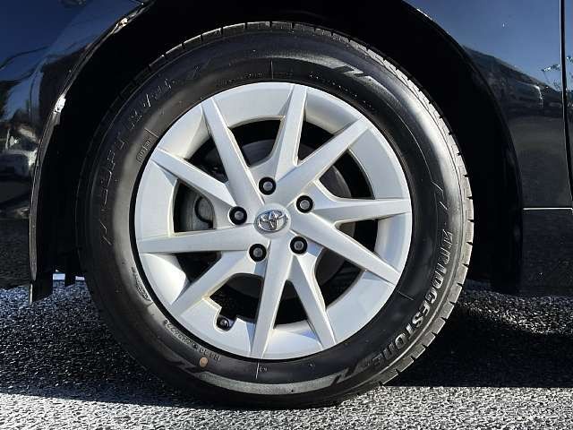 Toyota PRIUS ALPHA 2012-09 186585-3