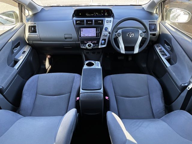 Toyota PRIUS ALPHA 2012-09 186585-1