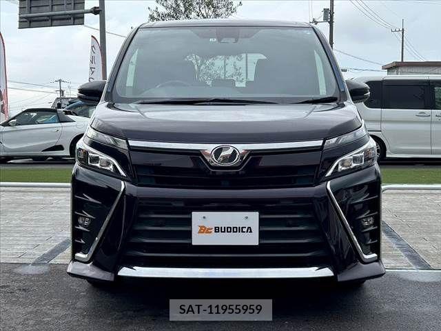 Toyota VOXY 2019-06 370277-8