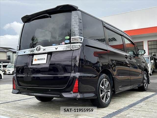 Toyota VOXY 2019-06 370277-14