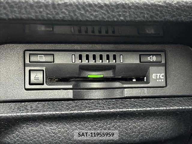 Toyota VOXY 2019-06 370277-26