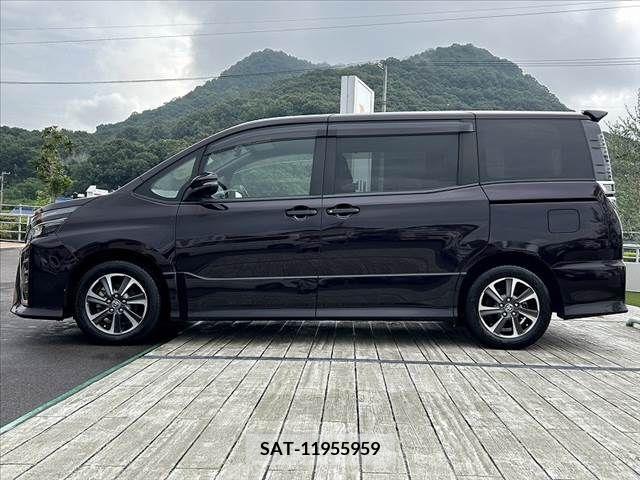 Toyota VOXY 2019-06 370277-10