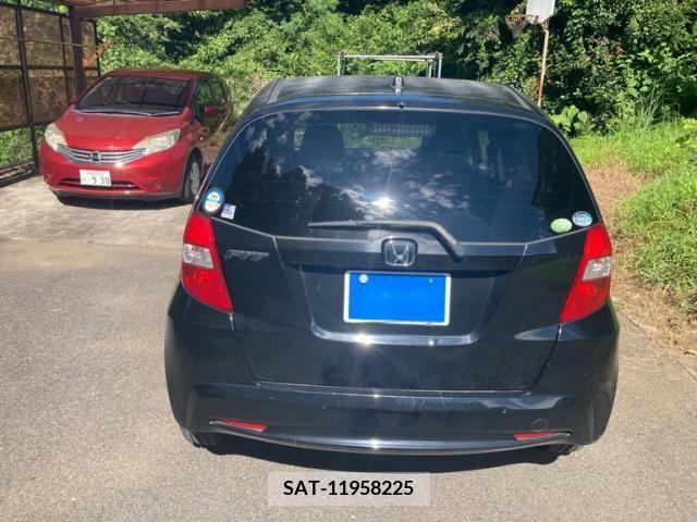 Honda FIT 2010-12 390845-1