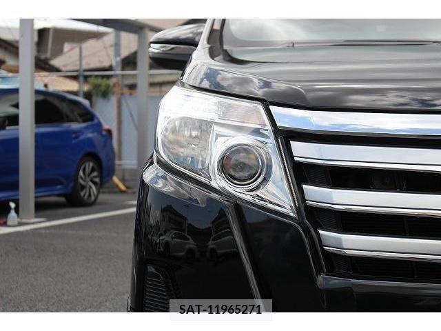 Toyota NOAH 2014-01 279535-10