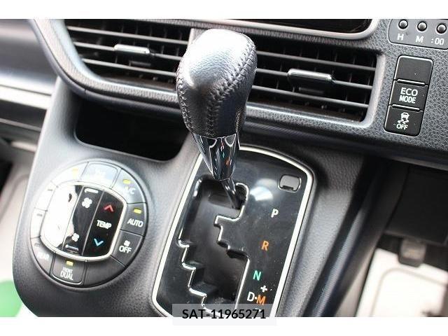 Toyota NOAH 2014-01 279535-5