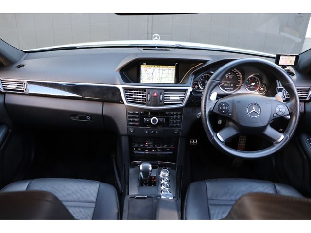 Amg E-CLASS 2010-07 880-19