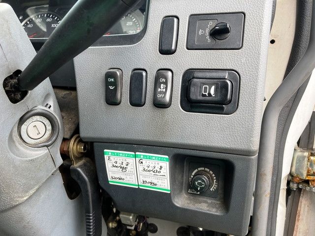 MITSUBISHI FUSO Fighter 2006-03 4085-18