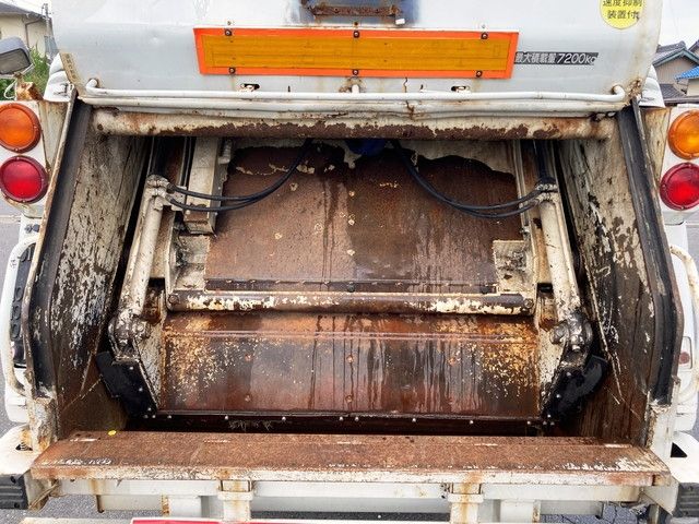 MITSUBISHI FUSO Fighter 2006-03 4085-8