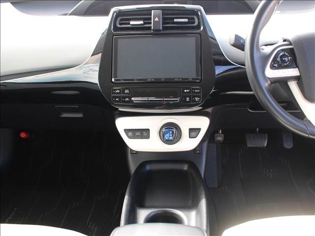 Toyota PRIUS 2018-08 19469-22