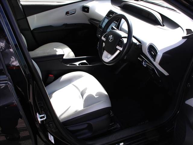 Toyota PRIUS 2018-08 19469-6