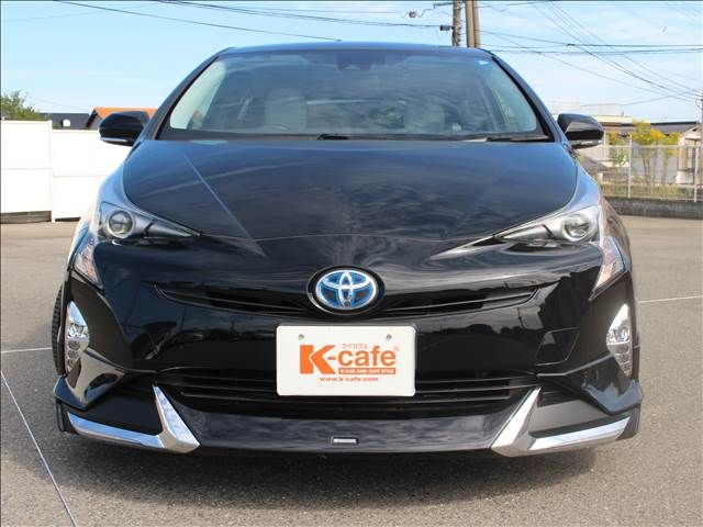 Toyota PRIUS 2018-08 19469-1