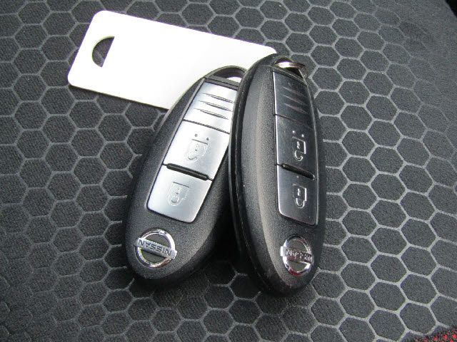 Nissan JUKE 2014-06 193578-25