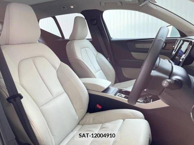 Volvo XC40 2022-08 333112-12