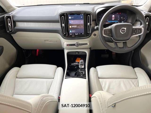 Volvo XC40 2022-08 333112-1